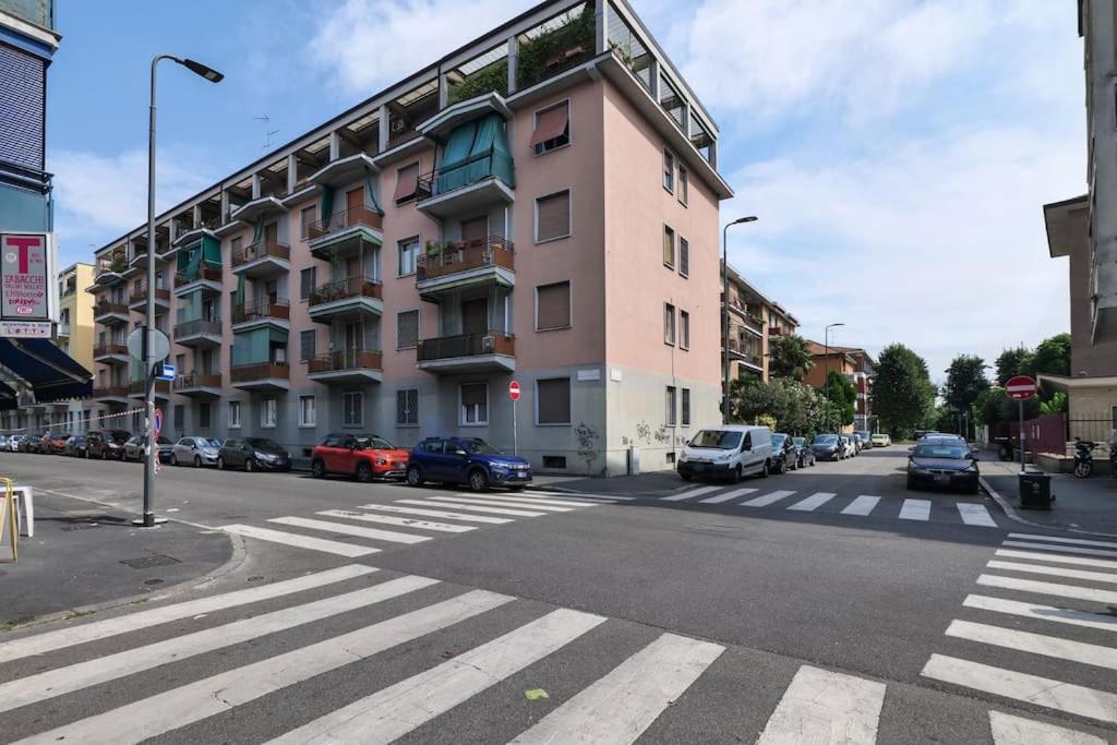 Primopiano - Astico Apartment Milan Bagian luar foto