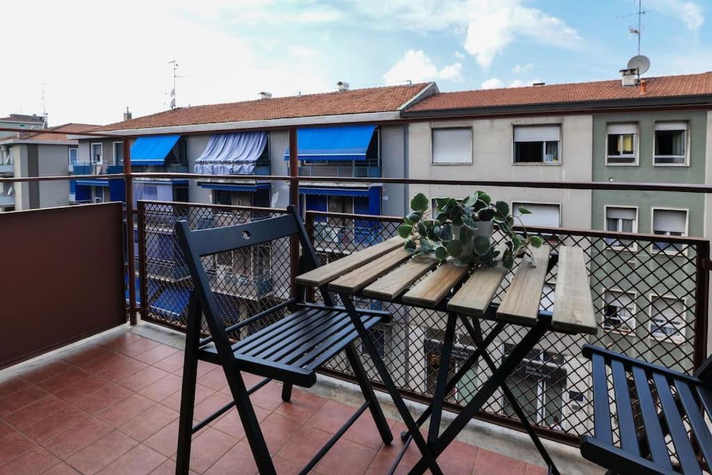 Primopiano - Astico Apartment Milan Bagian luar foto