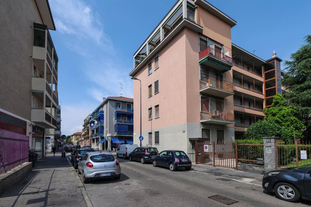 Primopiano - Astico Apartment Milan Bagian luar foto